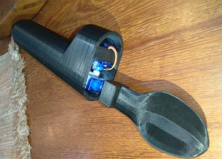 Talher eletrônico para pessoas com Parkinson